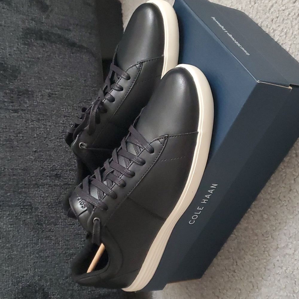 COLE HAAN, Reagan Grand Sneaker, 100% genuine leather, black, NWT, size 9.